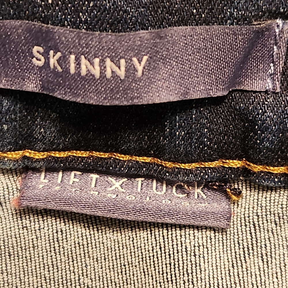🌼NYDJ Skinny Jeans Lift & Tuck Technology Size 8 with 28" Inseam EUC - Picture 7 of 7